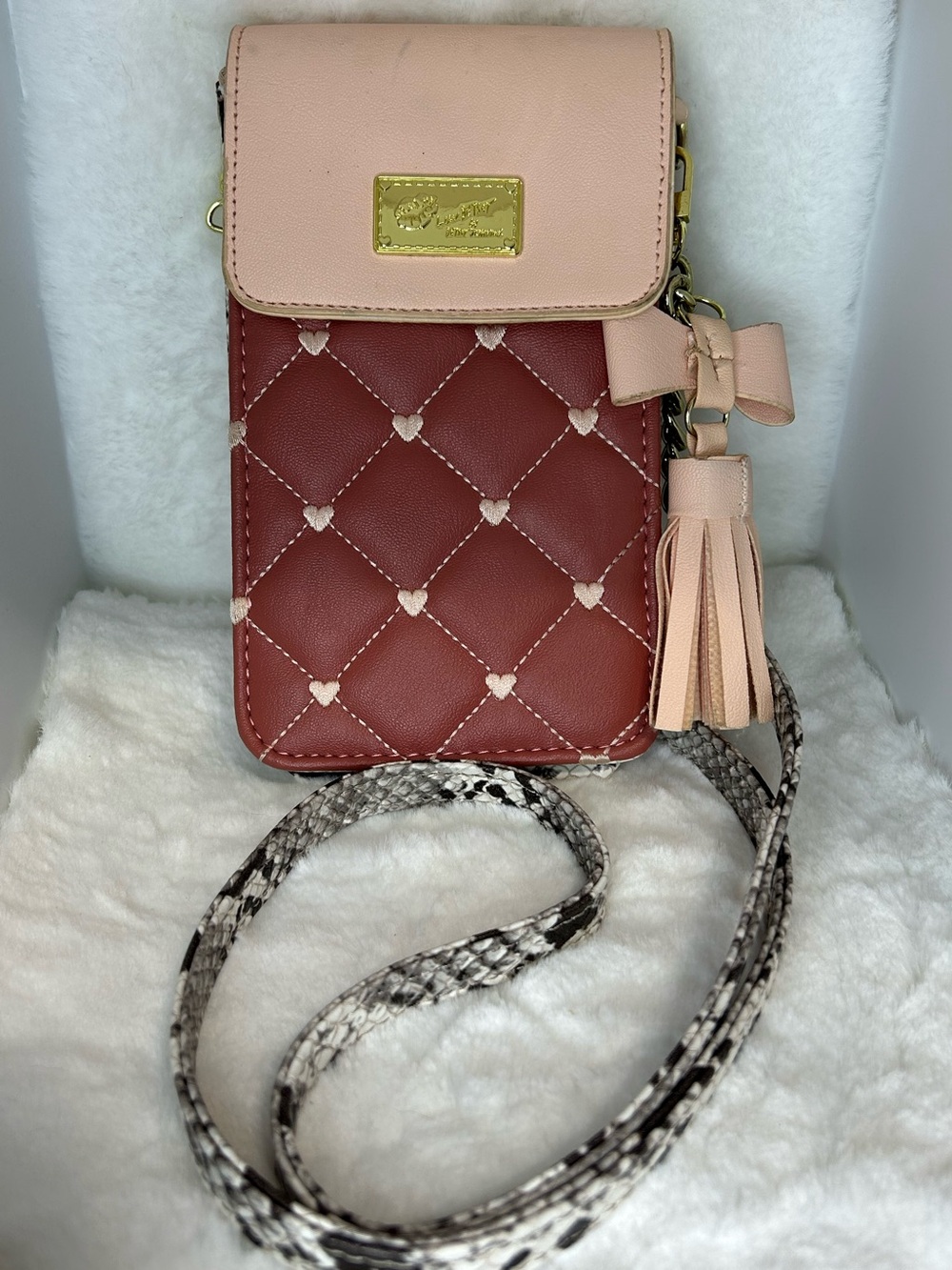 LUV BETSY BY BETSY JOHNSON SLIM CROSSBODY